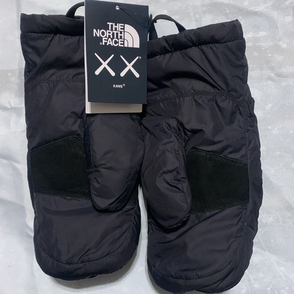 The North Face Mitts NWT XX KAWS - Picture 7 of 9